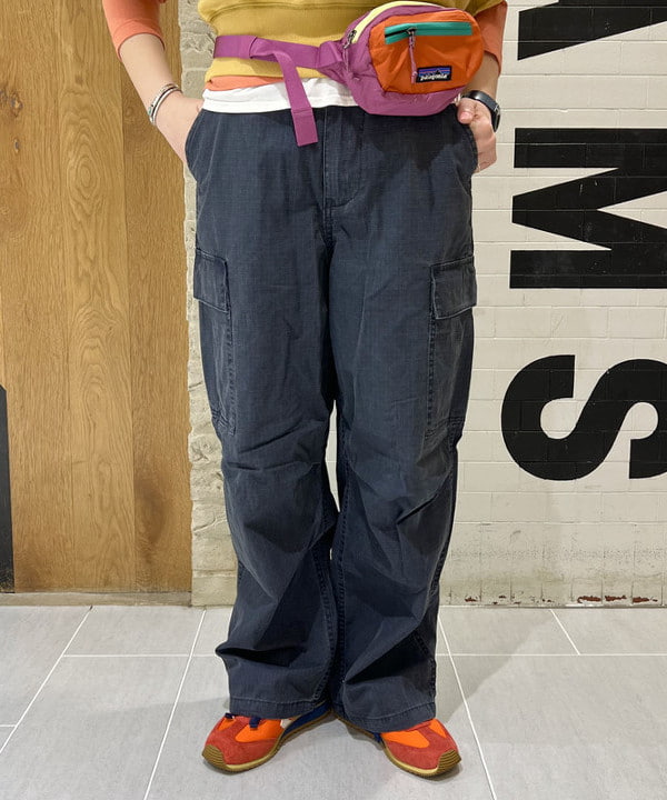 エノモト アミさんの「BEAMS WOMEN｜リップストップ ミリタリー パンツ」を使ったコーディネート