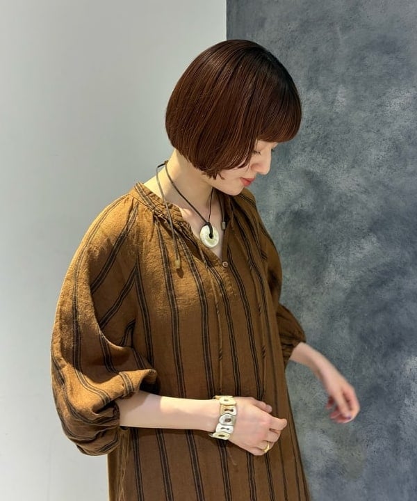 Hazukiさんの「BEAMS WOMEN｜リネン バルーンスリーブ ワンピース」を使ったコーディネート