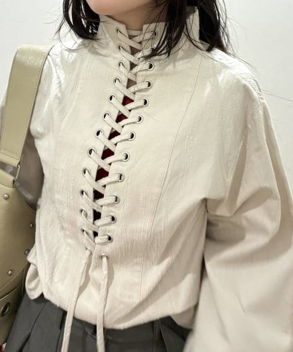 須賀さんの「BEAMS WOMEN｜ベルテッド コクーン スカート」を使ったコーディネート