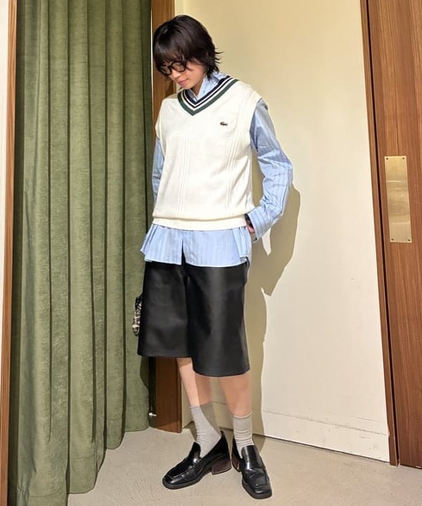 みやさかさんの「BEAMS WOMEN｜【別注】LACOSTE / ストライプ シャツ」を使ったコーディネート