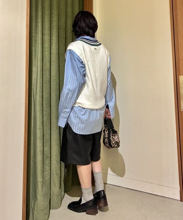 みやさかさんの「BEAMS WOMEN｜【別注】LACOSTE / ストライプ シャツ」を使ったコーディネート