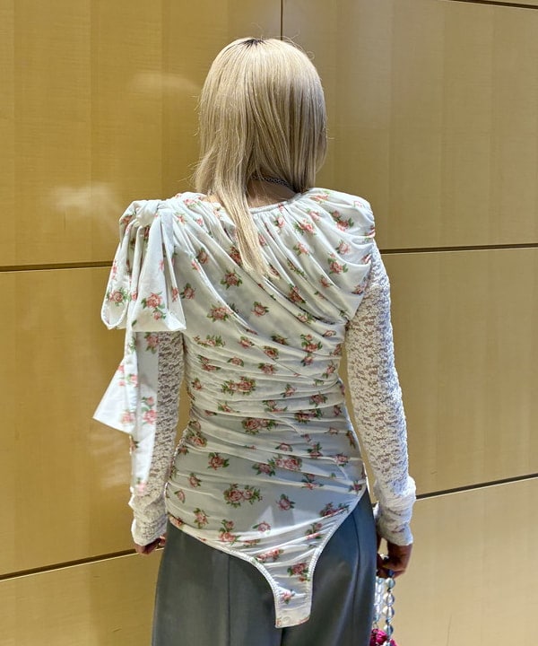 ヒカリさんの「BEAMS WOMEN｜バックスリット ワイド パンツ」を使ったコーディネート