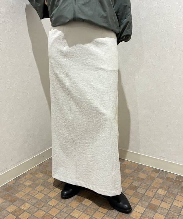 篠崎 香月さんの「BEAMS WOMEN｜AK+1 / フロント 切り替え スカート」を使ったコーディネート