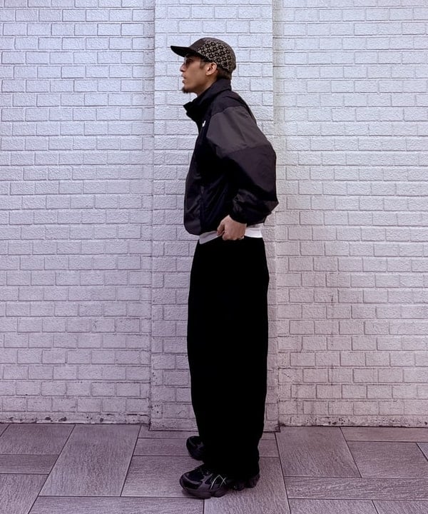 山本 泰紀さんの「BEAMS WOMEN｜THE NORTH FACE / CHIMNEY WIND JACKET」を使ったコーディネート