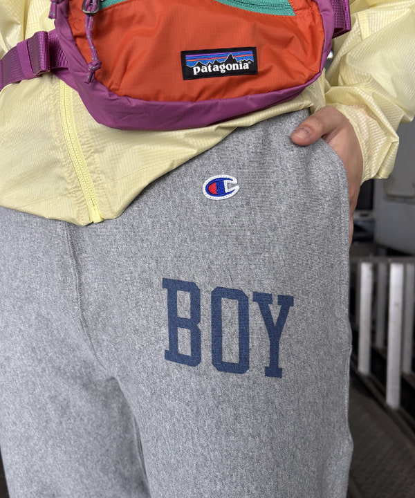 チナツさんの「BEAMS WOMEN｜【別注】Champion / リバースウィーブ(R) パンツ」を使ったコーディネート