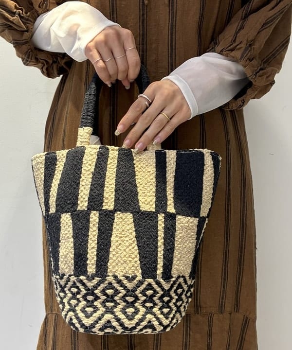 ササキさんの「BEAMS WOMEN｜リネン バルーンスリーブ ワンピース」を使ったコーディネート