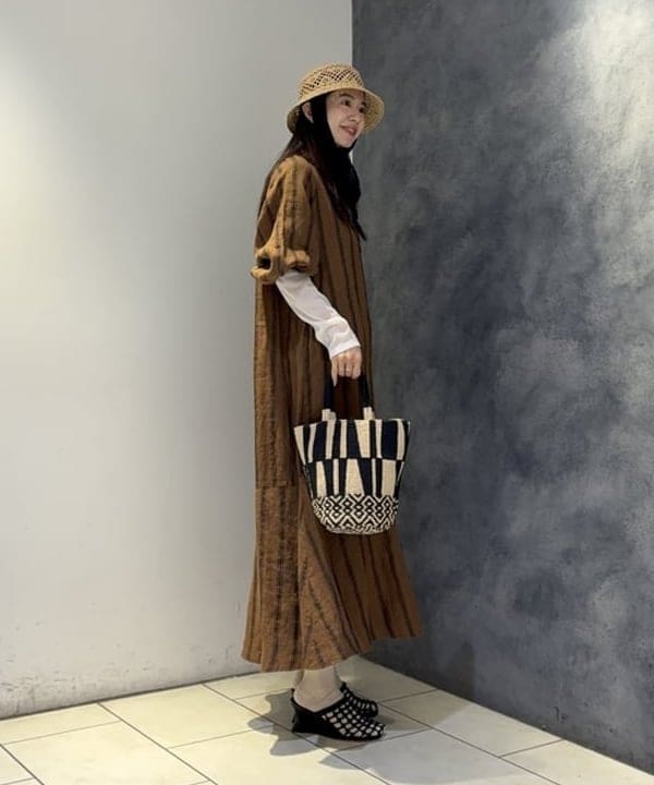 ササキさんの「BEAMS WOMEN｜リネン バルーンスリーブ ワンピース」を使ったコーディネート