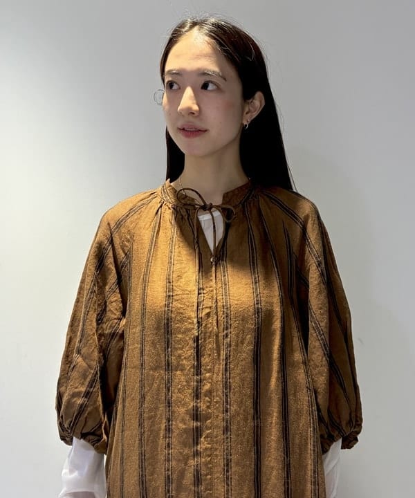 ササキさんの「BEAMS WOMEN｜リネン バルーンスリーブ ワンピース」を使ったコーディネート