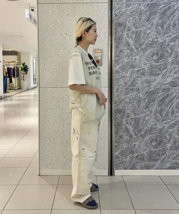 MATSUMOTO AMIさんの「BEAMS WOMEN｜【別注】HEAR MY NAME &times; maturely / メモラブル プリント Tシャツ」を使ったコーディネート