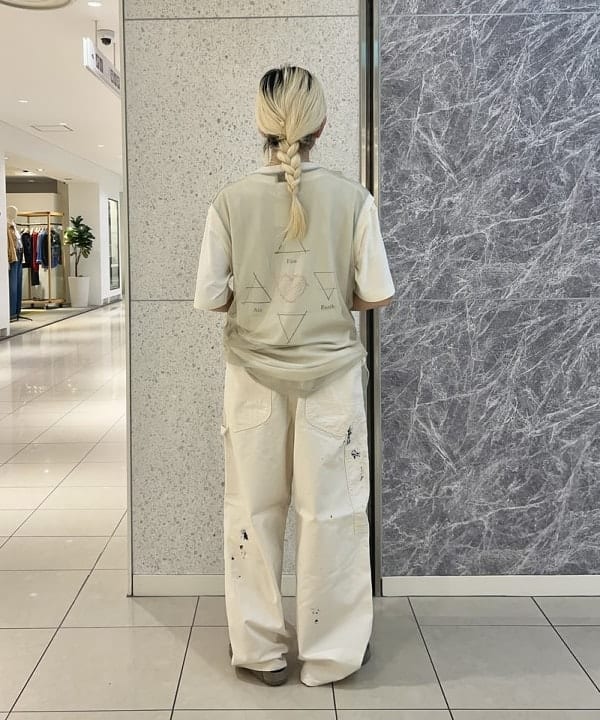 MATSUMOTO AMIさんの「BEAMS WOMEN｜【別注】HEAR MY NAME &times; maturely / メモラブル プリント Tシャツ」を使ったコーディネート