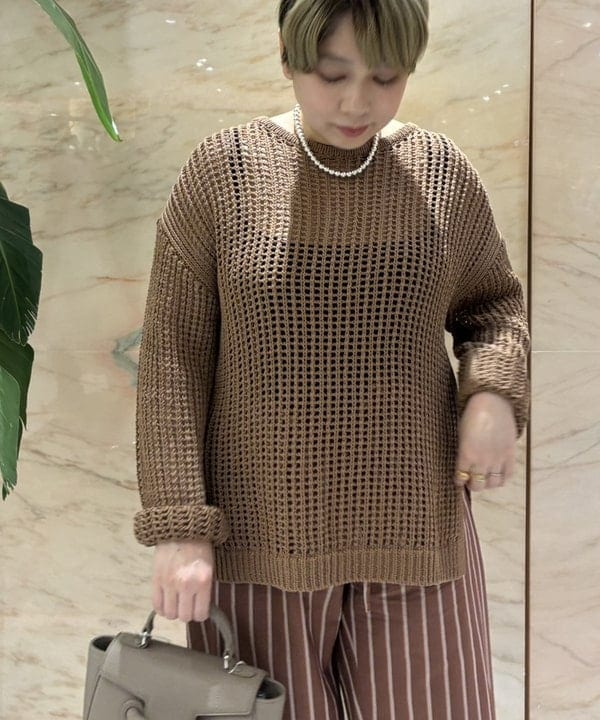 塚越 有紀さんの「BEAMS WOMEN｜3ゲージ コットン メッシュ プルオーバー」を使ったコーディネート