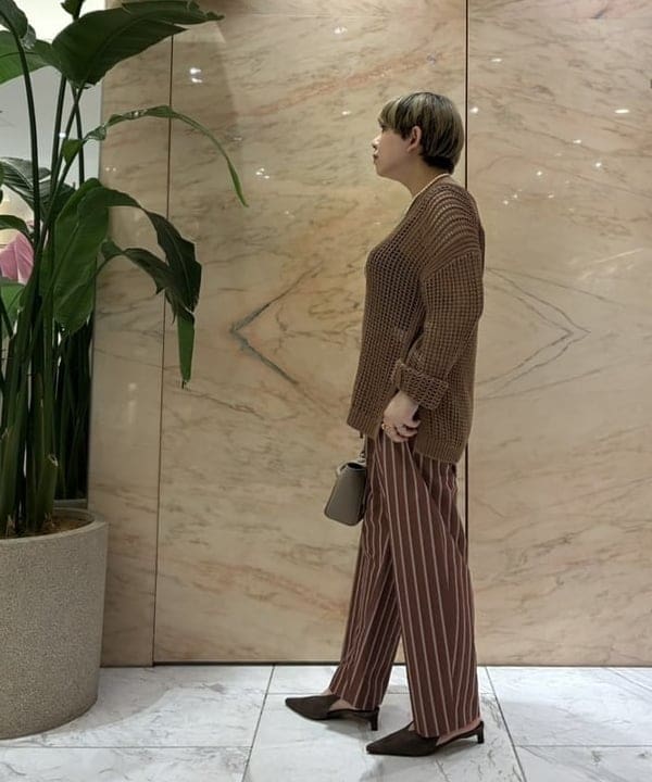 塚越 有紀さんの「BEAMS WOMEN｜3ゲージ コットン メッシュ プルオーバー」を使ったコーディネート