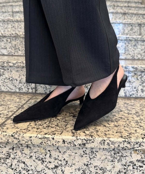 amiriさんの「BEAMS WOMEN｜ワイドストレート 2プリーツ  スラックス」を使ったコーディネート