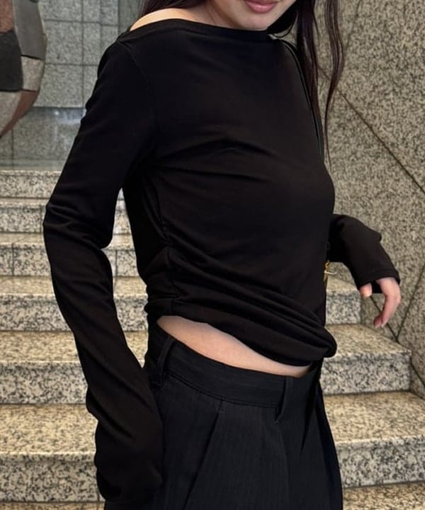 amiriさんの「BEAMS WOMEN｜ワイドストレート 2プリーツ  スラックス」を使ったコーディネート