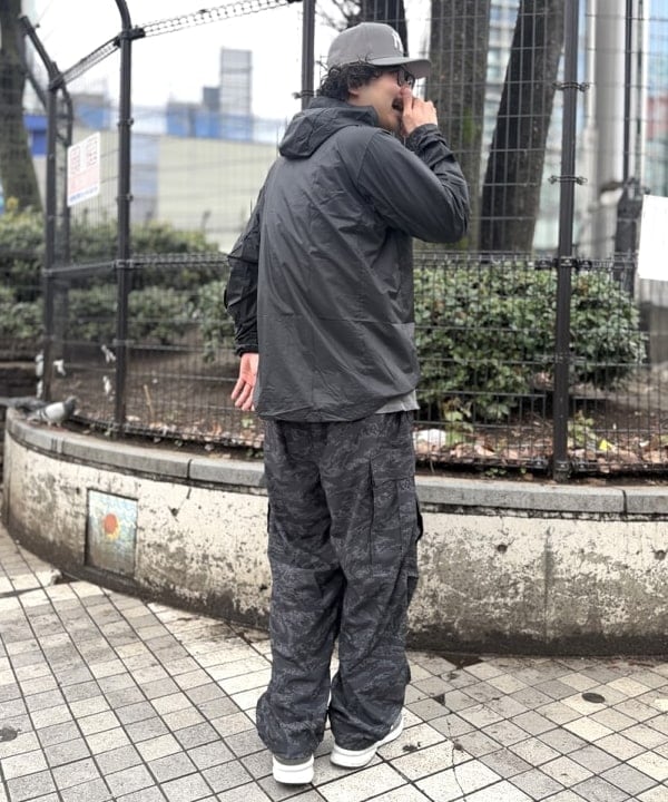 BAKU(東江 漠)さんの「BEAMS WOMEN｜M65 メッシュ カーゴパンツ」を使ったコーディネート