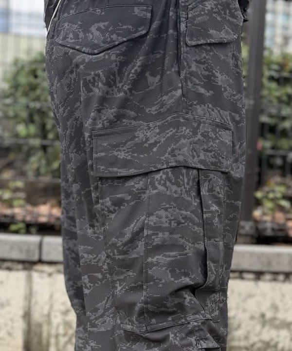 BAKU(東江 漠)さんの「BEAMS WOMEN｜M65 メッシュ カーゴパンツ」を使ったコーディネート