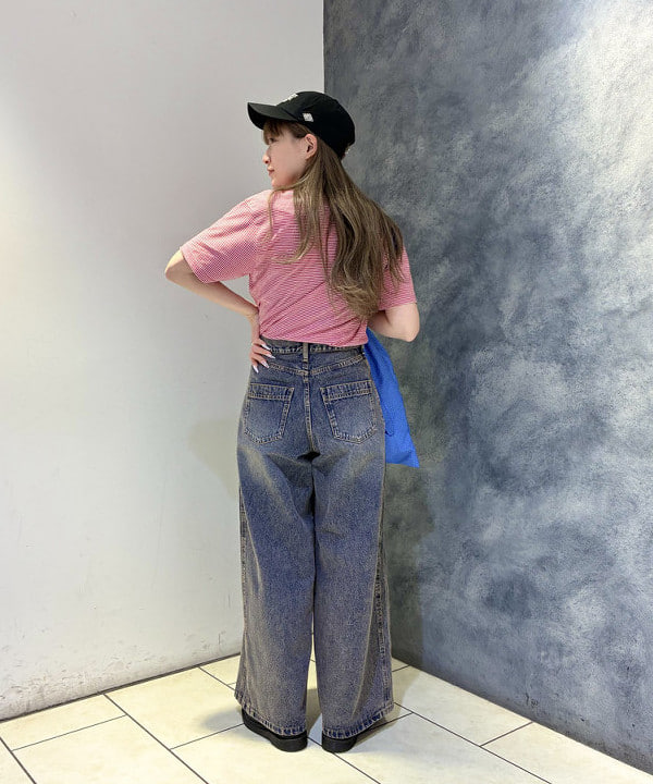 遠藤 かなたさんの「BEAMS WOMEN｜オーバーダイ デニム パンツ」を使ったコーディネート