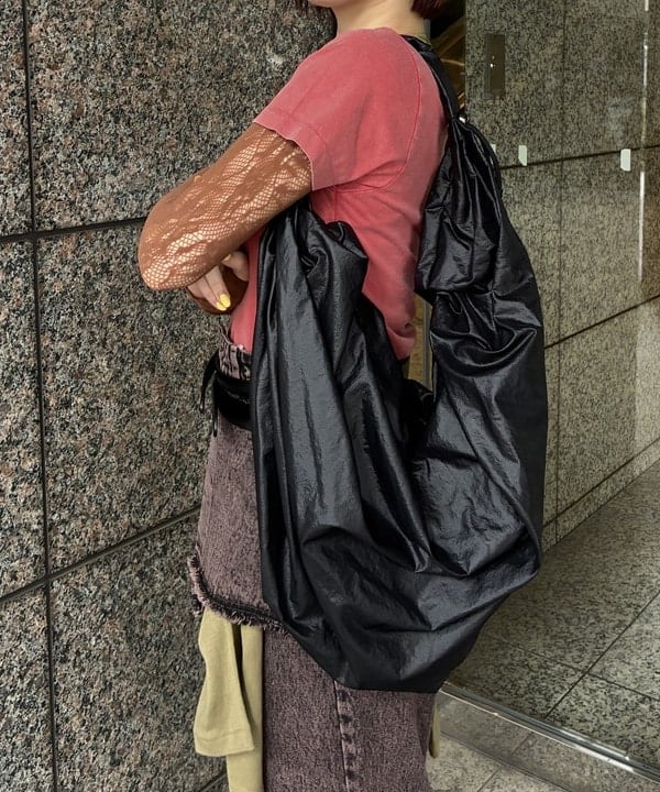 ayca!さんの「BEAMS WOMEN｜ACOC / Glossy Mid Tangle Twist Bag」を使ったコーディネート