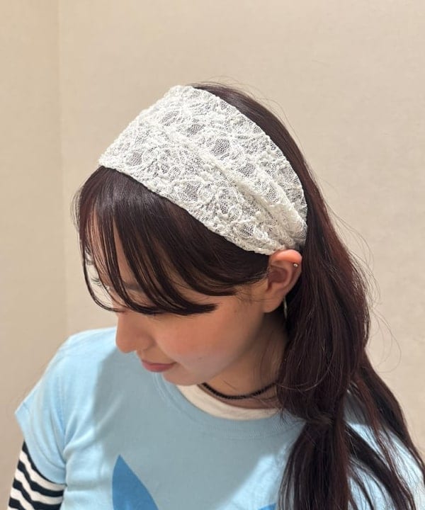 amiriさんの「BEAMS WOMEN｜レース ヘアバンド」を使ったコーディネート
