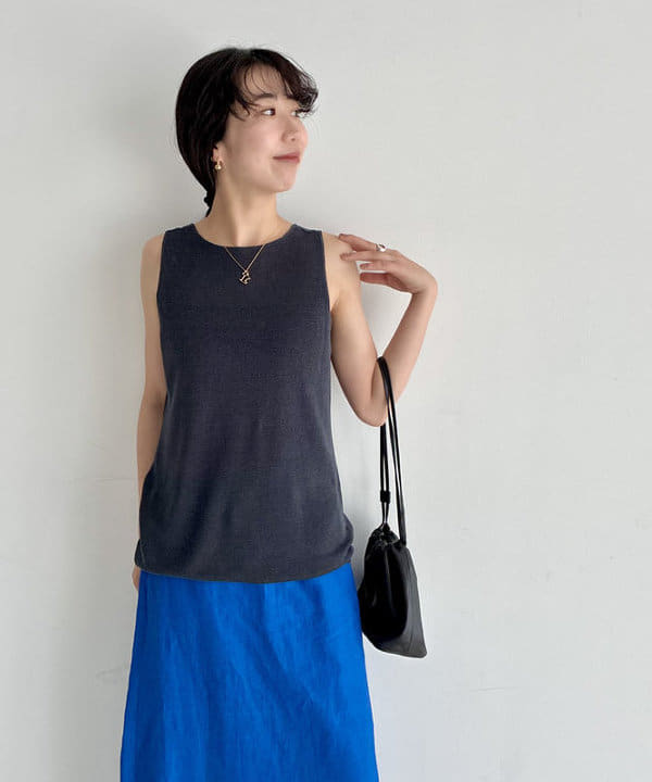 中丸　栞さんの「BEAMS WOMEN｜ソフトレザー 2WAY バッグ」を使ったコーディネート