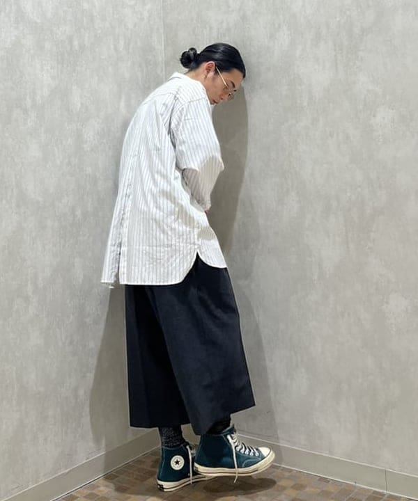 菊田 悠さんの「BEAMS WOMEN｜バックボタンシャツ」を使ったコーディネート