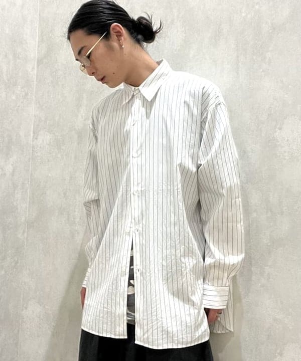 菊田 悠さんの「BEAMS WOMEN｜バックボタンシャツ」を使ったコーディネート