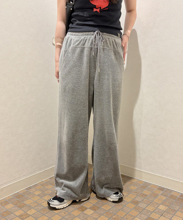 reiさんの「BEAMS WOMEN｜スタッズ ベルト バッグ」を使ったコーディネート