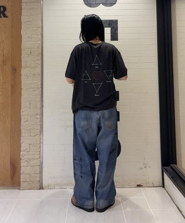 津藤 理佐子さんの「BEAMS WOMEN｜【別注】Lee &times; maturely / ヴィンテージ ペインター パンツ」を使ったコーディネート