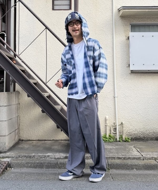 BAKU(東江 漠)さんの「BEAMS WOMEN｜ワイドストレート 2プリーツ  スラックス」を使ったコーディネート