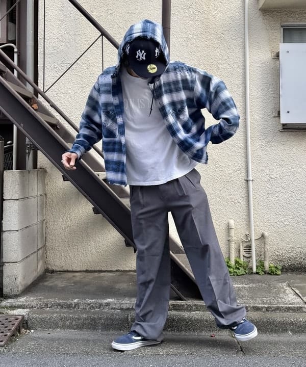 BAKU(東江 漠)さんの「BEAMS WOMEN｜ワイドストレート 2プリーツ  スラックス」を使ったコーディネート