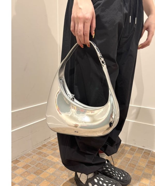 村松 舞さんの「BEAMS WOMEN｜PonPon ボンネット帽」を使ったコーディネート