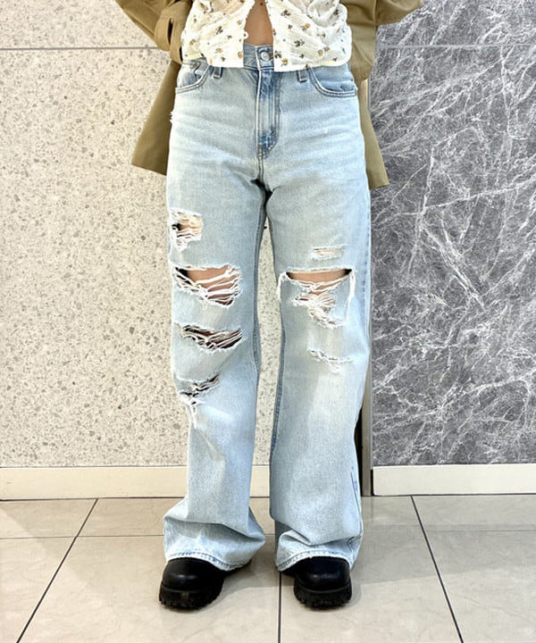 カタヤマ アヤさんの「BEAMS WOMEN｜オーバーサイズ ハーフ トレンチ コート」を使ったコーディネート