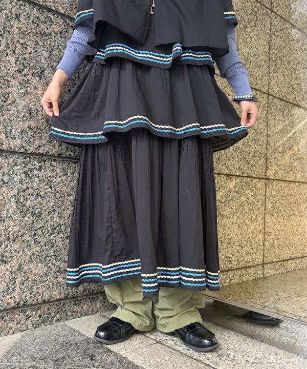 ばるたんさんの「BEAMS WOMEN｜【別注】trepied / ティアード ブラウス」を使ったコーディネート