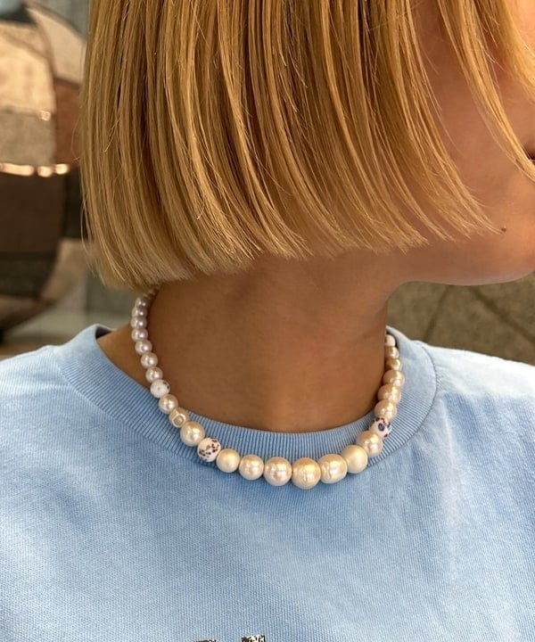 佐藤 亜美さんの「BEAMS WOMEN｜2タック カーブ バレル チノパンツ」を使ったコーディネート