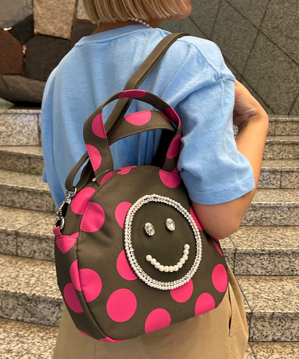 佐藤 亜美さんの「BEAMS WOMEN｜2タック カーブ バレル チノパンツ」を使ったコーディネート