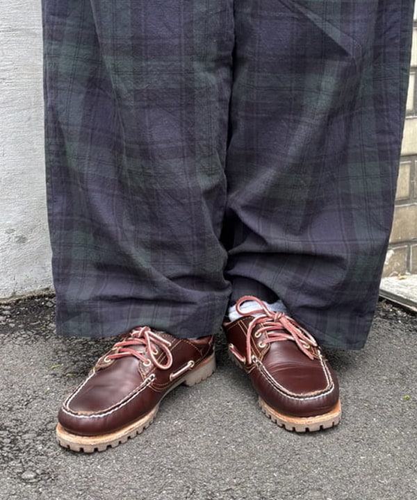 アベアミさんの「BEAMS WOMEN｜チェック スラックス ＜オフィスカジュアル / セットアップ対応 / オンオフ兼用＞」を使ったコーディネート