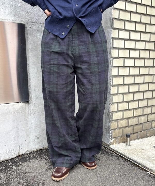 アベアミさんの「BEAMS WOMEN｜チェック スラックス ＜オフィスカジュアル / セットアップ対応 / オンオフ兼用＞」を使ったコーディネート