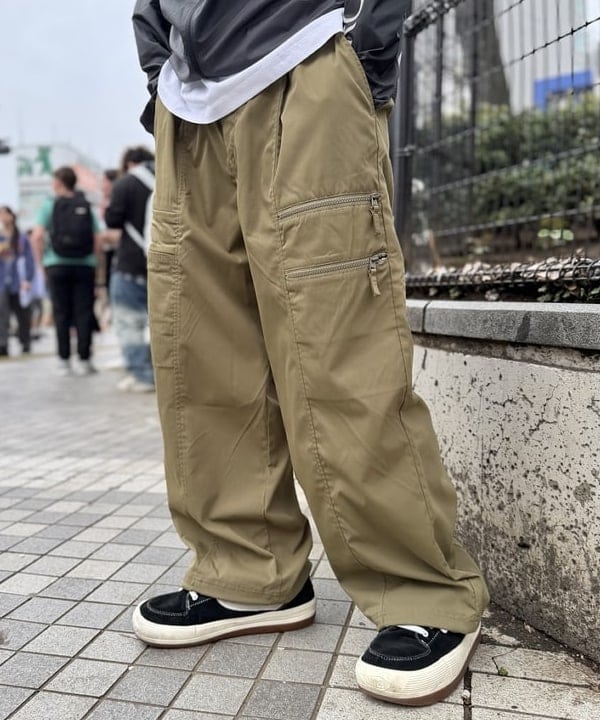 BAKU(東江 漠)さんの「BEAMS WOMEN｜【別注】NULL TOKYO / INSIDE UTILITY PANTS」を使ったコーディネート
