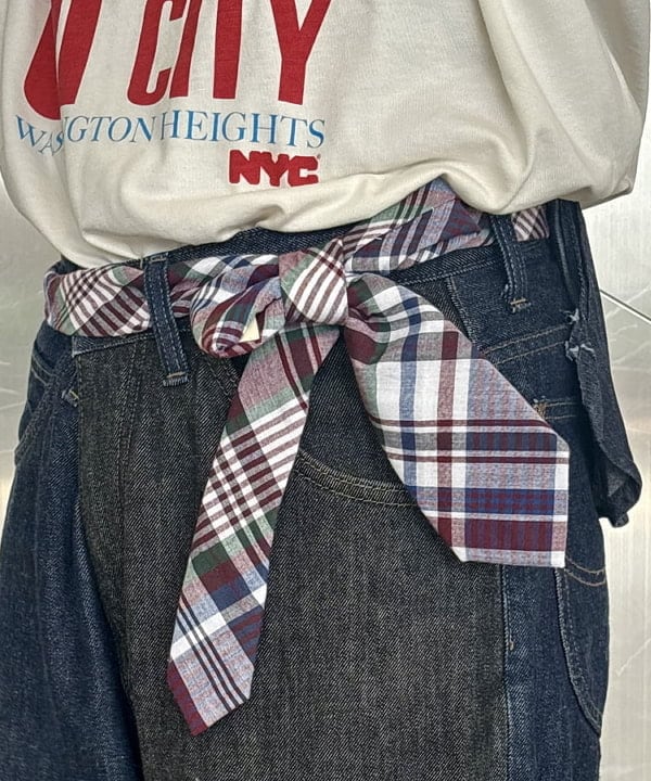 みりさんの「マドラス チェック ネクタイ」を使ったコーディネート