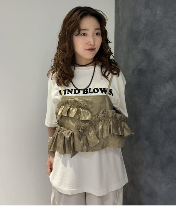 モモさんの「BEAMS WOMEN｜maturely / リサイクル アムンゼン シャーリング アンド スリット パンツ」を使ったコーディネート