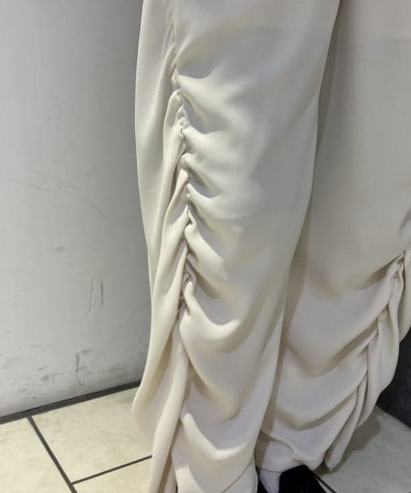 モモさんの「BEAMS WOMEN｜maturely / リサイクル アムンゼン シャーリング アンド スリット パンツ」を使ったコーディネート