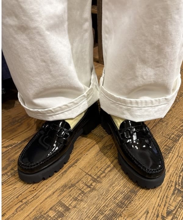 クロサワさんの「BEAMS WOMEN｜【別注】G.H.Bass / BLACK BIT ローファー」を使ったコーディネート