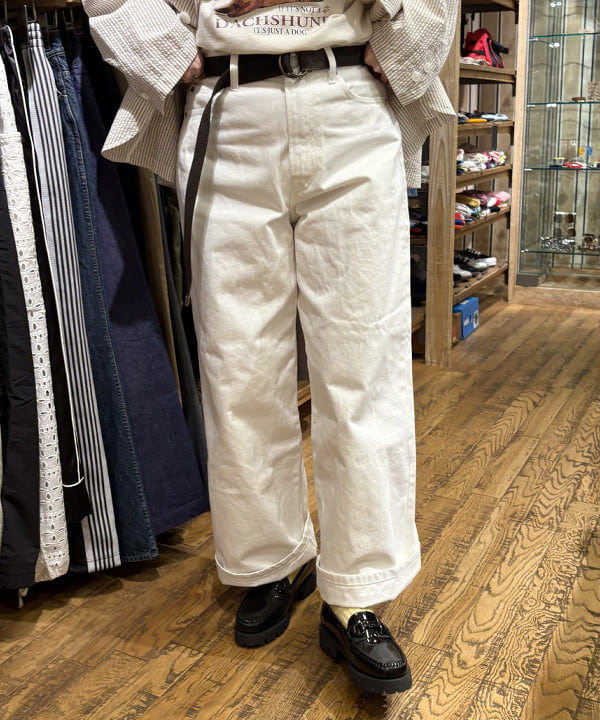 クロサワさんの「BEAMS WOMEN｜【別注】G.H.Bass / BLACK BIT ローファー」を使ったコーディネート