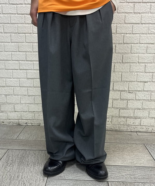 BANさんの「BEAMS WOMEN｜ワイドストレート 2プリーツ  スラックス」を使ったコーディネート