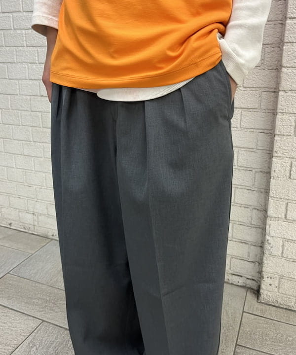 BANさんの「BEAMS WOMEN｜ワイドストレート 2プリーツ  スラックス」を使ったコーディネート