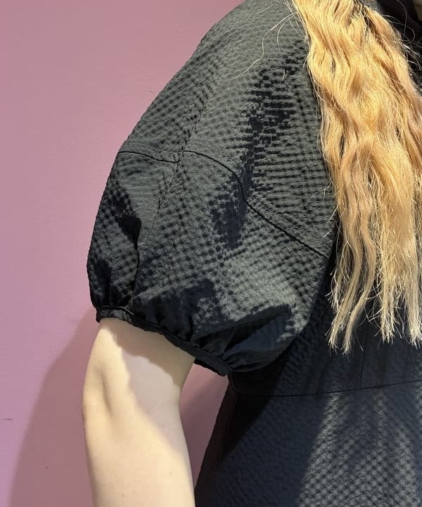 マツモト アカネさんの「BEAMS WOMEN｜サッカー ランタンスリーブ ワンピース」を使ったコーディネート