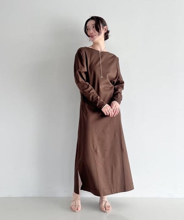 隈元 楓さんの「BEAMS WOMEN｜【別注】スタイリスト佐藤佳菜子 &times; SLOANE / 淑女のロンT ワンピース」を使ったコーディネート