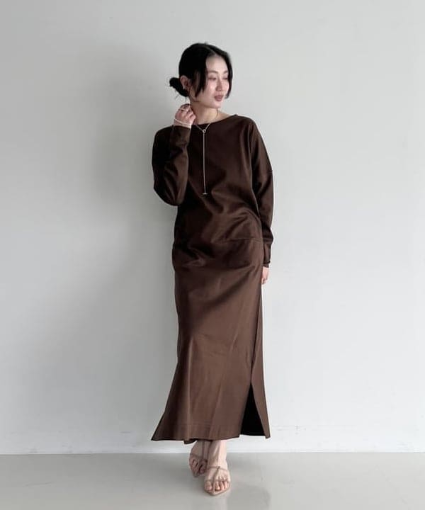 隈元 楓さんの「BEAMS WOMEN｜【別注】スタイリスト佐藤佳菜子 &times; SLOANE / 淑女のロンT ワンピース」を使ったコーディネート