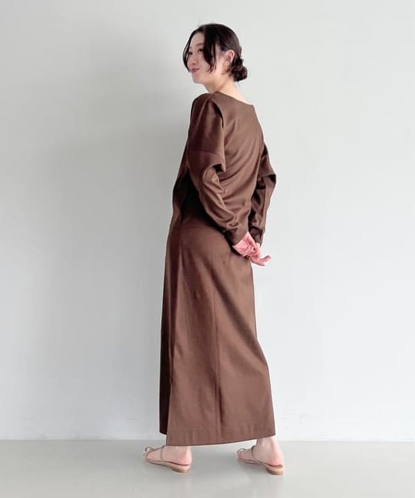 隈元 楓さんの「BEAMS WOMEN｜【別注】スタイリスト佐藤佳菜子 &times; SLOANE / 淑女のロンT ワンピース」を使ったコーディネート