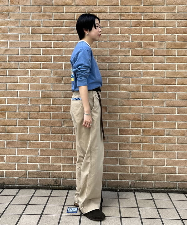 ミナミマリコさんの「BEAMS WOMEN｜【別注】HEAR MY NAME &times; maturely / ニュアンス チノ」を使ったコーディネート